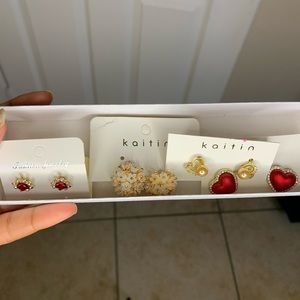 BRAND NEW!! All 4 pairs stud earrings